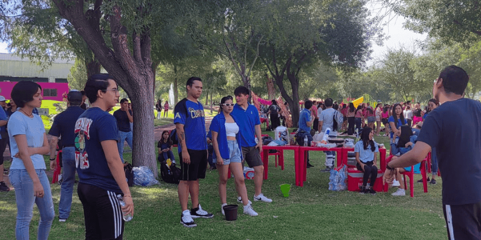 "¡Explorando posibilidades culturales! Los alumnos de UANE Monclova son introducidos a un abanico de oportunidades en los clubs culturales, promoviendo la creatividad y la pasión por las artes.