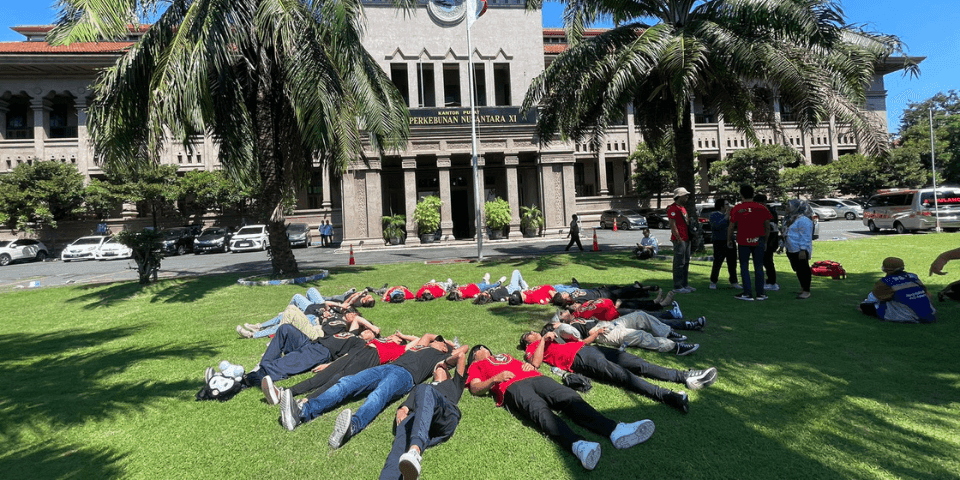 Banco del siglo XXI en Surabaya Indonesia